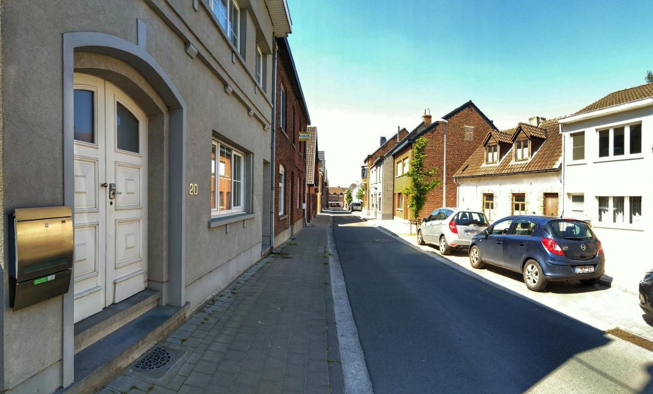 The White Door Apartamento Aalst Exterior foto
